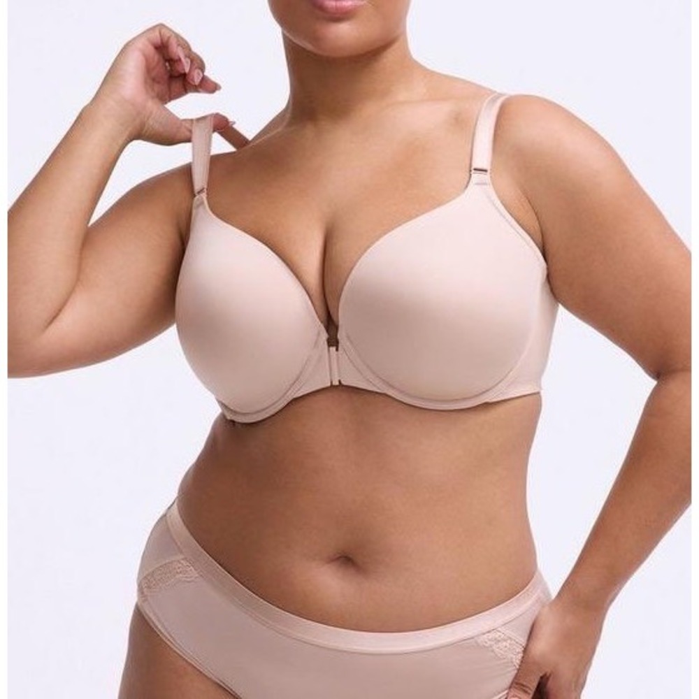 Torrid Bra Women's 50B Perfect Coverage Lightly Lined Ultimate Back Smoothing